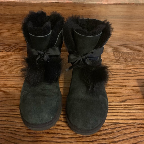 uggs with puff balls